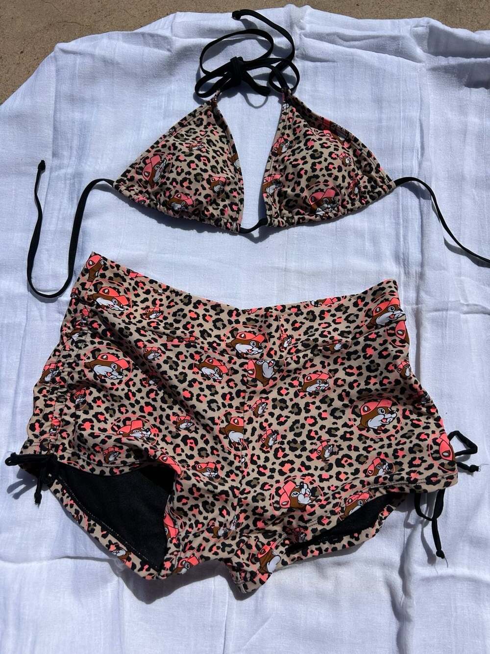 Buc-ee's Leopard Print High Waisted Two-Piece Bikini Set. Top-M & Bottoms-L